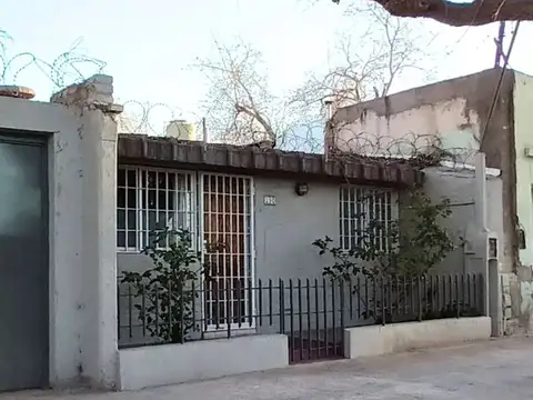 VENTA CASA EN LA SEXTA SECCION 1 DORM.