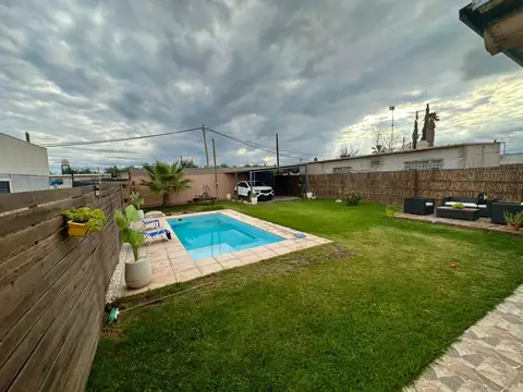 Casa en Venta con 2 cocheras