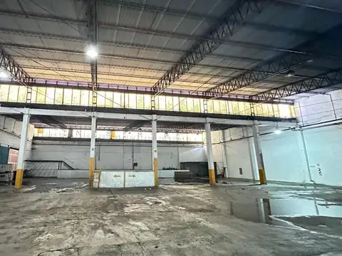 Alquiler Depósito Barracas de 1657 mts cub