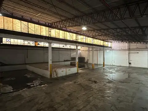 Alquiler Depósito Barracas de 1657 mts cub