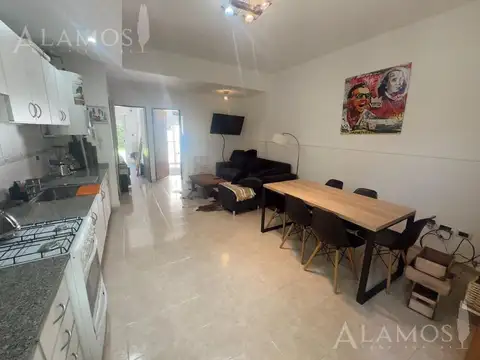 Depto Tipo Casa en Venta con 2 cocheras