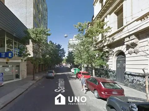 Sarmiento y 9 de Julio - Cochera.