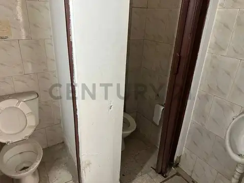 José León Suárez 2100, Piso 0