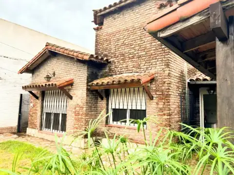 Casa en venta de 3 dormitorios c/ cochera en Bella Vista
