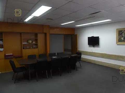 ALQUILER GRAN LOCAL COMERCIAL EN ZONA CENTRO