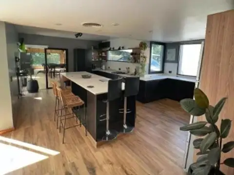 Casa 6 ambientes con 6 baños