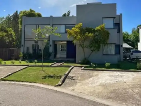 Casa a la venta en Pilar