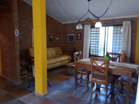 Casa 4 ambientes con 1 baño