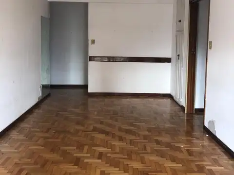 Alte F Segui 700, Piso 4