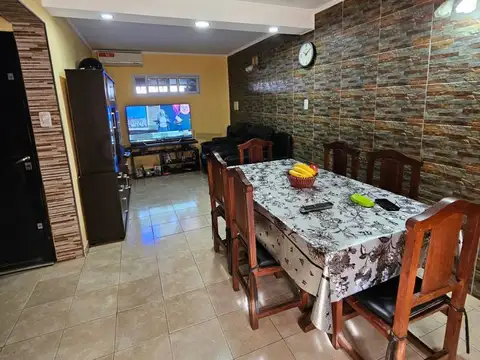 VENTA DE CASA TIPO DUPLEX EN BERISSO