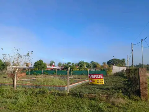 Artigas esquina Perón