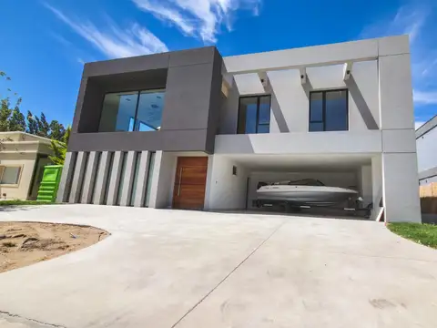 Casa en Venta en Barrio Privado La Comarca, Centenario