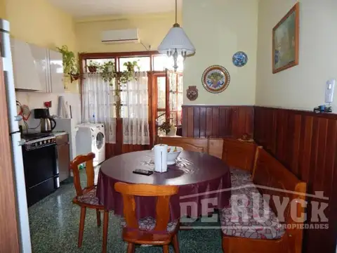 Casa en Venta con 1 cochera