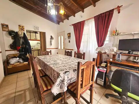 Casa 7 ambientes con 3 baños