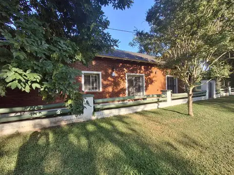 Casa 3 ambientes con 2 baños