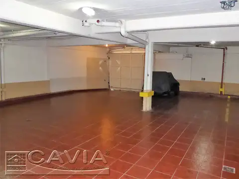 Cochera número 10 grande de facil acceso