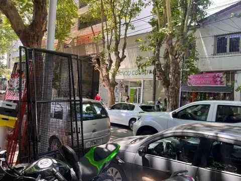 Mariano Acosta e/ Vicente Lopez y Leandro N. Alem