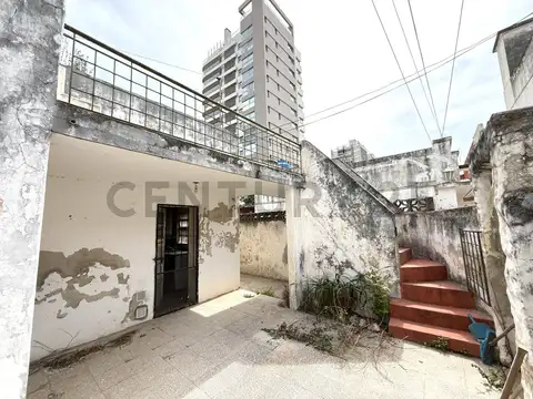Casa de pasillo a refaccionar en microcentro de la ciudad de VENADO TUERTO.