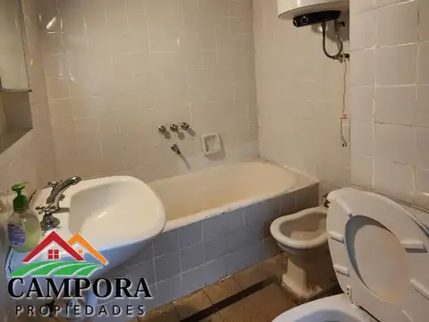Casa en venta en el centro de Mercedes, para múltiples usos