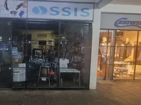 EN VENTA EN CIUDAD JARDIN LOCAL A LA CALLE SOBRE AVENIDA  BAÑO PROPIO - FICHA 10024