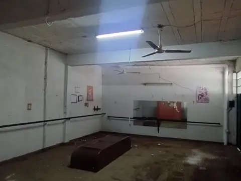 DEPOSITO BIEN UBICADO