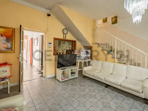 Gral Jose de San Martin 500, Piso 0