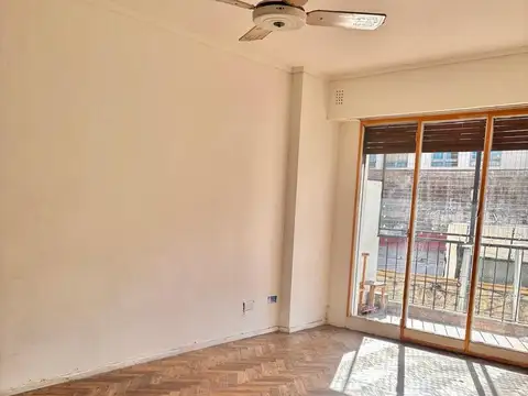 Departamento 3 ambientes contra frente