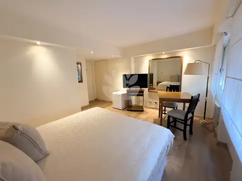 Vendemos Edificio en La Plata, planta baja mas seis pisos, 47 habitaciones, 14 cocheras.