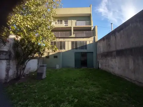 IDEAL INVERSOR: Local + 2 Deptos en Venta - Castelar Sur