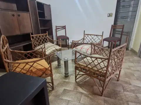 EXCELENTE PH IDEAL FAMILIA NUMEROSA O 2 FAMILIAS, PATIO, PARRILLA