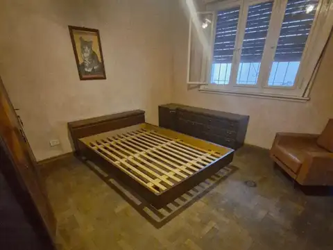 EXCELENTE PH IDEAL FAMILIA NUMEROSA O 2 FAMILIAS, PATIO, PARRILLA