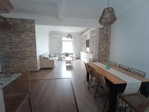 Departamento cuatro ambientes en Monserrat reciclado a nuevo