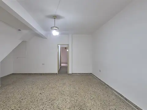 Depto Tipo Casa en Alquiler 45 años