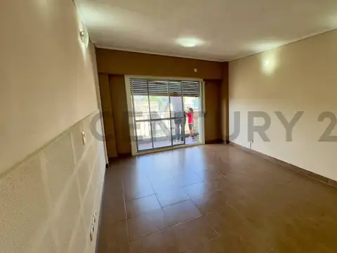 Venta - Departamento 4 ambientes con balcón al frente – Liniers