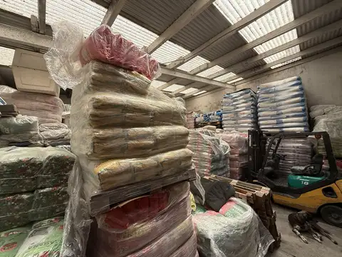 Local deposito  en  av Mitre 400  Munro zona comercial