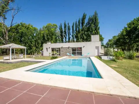 Casa en Venta en Lujan, USD 215.000