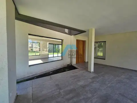 Casa 6 ambientes con 3 baños