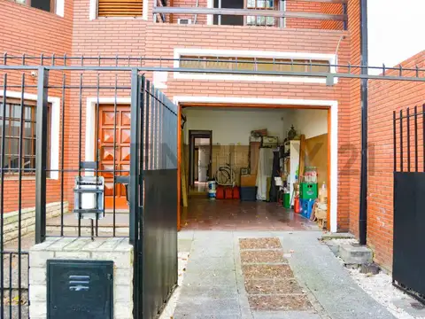 Emilio Ravignani 1500, Piso 0