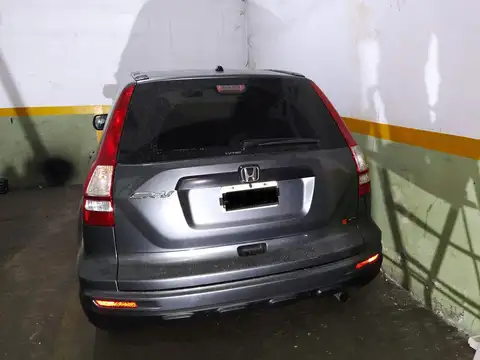 Cochera muy cómoda en Araoz y Lerma.