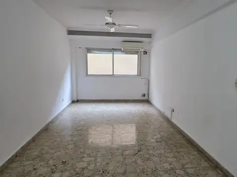 Olmos 36: impecable semipiso 4amb.   2 baños, reciclado.