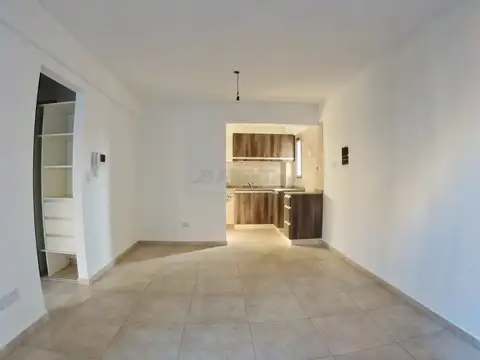 Int. Garcia Silva 1400, Piso 4