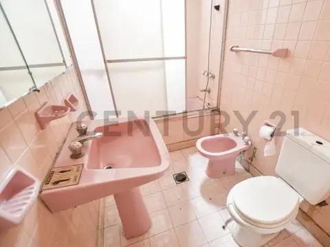 Oficina 4 ambientes con 2 baños