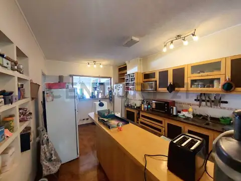 Venta departamento 3 ambientes a la calle. Zona Centro