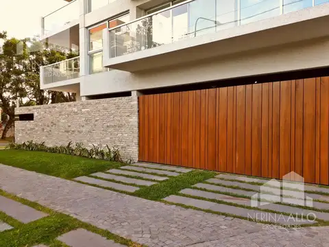 CAMACUA AL 300  COCHERAS