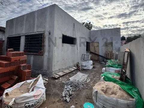 478 e/ 12 y 13 Casa en venta 3 dormitorios a estrenar