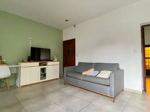 VENTA CASA 2 DORMITORIOS PATIO COCHERA R LA SEXTA
