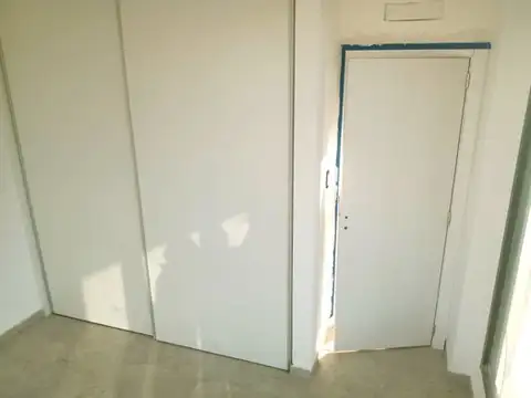 AV. HIPOLITO YRIGOYEN 1300