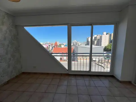 Departamento en Alquiler en Lanus Oeste, $ 650.000
