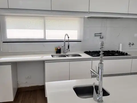 Casa en Venta en Countries y Barrios Cerrados en Pilar, USD 420.000