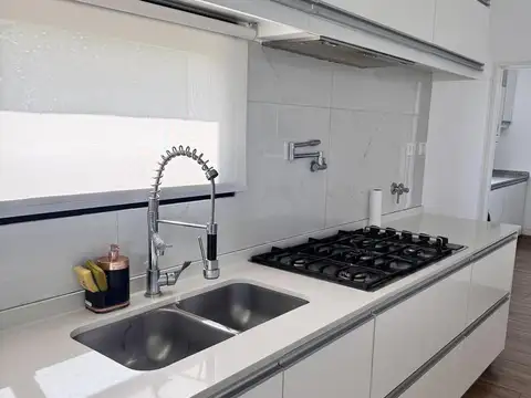 Casa en Venta con 6 cocheras